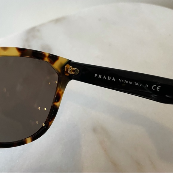 Prada cat eye tortoiseshell sunglasses - Picture 7 of 10